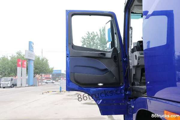 Foton AumanGTL 6 Series Heavy Truck 270 hp 6X2(8 wheels) 9.53m Flatbed Cargo Truck (459 rear axle) Cab (1) | 86Trucks