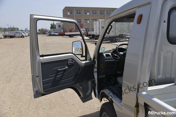 Tangjun Ouling Sailing F3-1 1.2L 91 hp 4X2(6 wheels) Gasoline 3.08 m Single Row Flatbed Micro Truck (China VI) Cab (1) | 86Trucks
