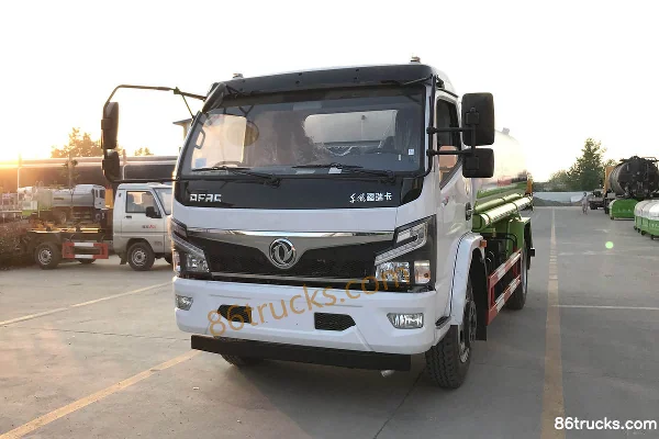 Dongfeng Furika R5 170 hp 4X2(6 wheels) Green Sprinkler Truck (Chengliwei Brand) Exterior
