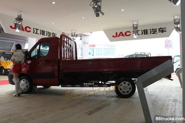 JAC 120 hp 4X2(6 wheels) 3570mm Wheelbase Single Row Flatbed Light Truck (European Short Front) Exterior (3) | 86Trucks