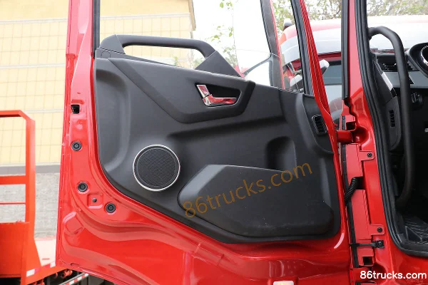 Dongfeng Commercial Vehicle Tianlong KL Heavy Truck 2019 Model 450hp 6X4(10 wheels) Tractor Truck Cab (2) | 86Trucks