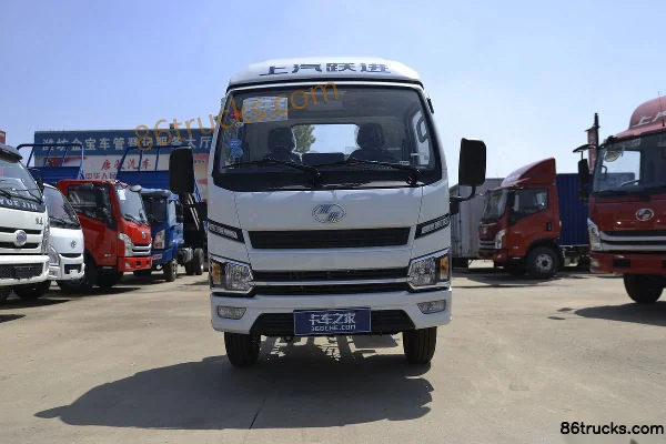 Yuejin Xiaofuxing S50 2.2L 82hp 4X2(6 wheels) Diesel 3.2m Single Row Stake Truck Exterior (2) | 86Trucks