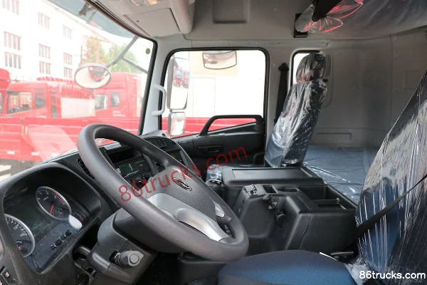 Dongfeng Commercial Vehicle Tianlong VL Heavy Truck 245 hp 6X2(8 wheels) 9.6m Flatbed Cargo Truck Cab (3) | 86Trucks