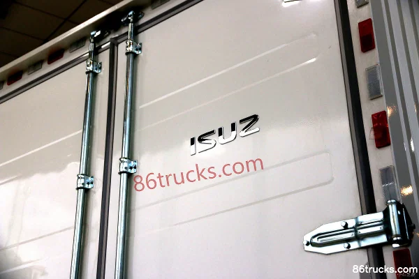 Qingling Isuzu M100 120 hp 4X2(6 wheels) 4.13 m single-row van light truck (China VI) Body (3) | 86Trucks