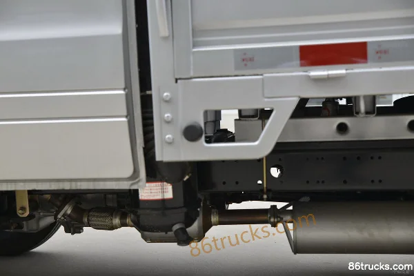 Beiqi Heibao Xingyun G6 1.5L 116hp 4X2(6 wheels) Gasoline 3m Semi-Cab Flatbed Mini Truck (China VI) Body (3) | 86Trucks