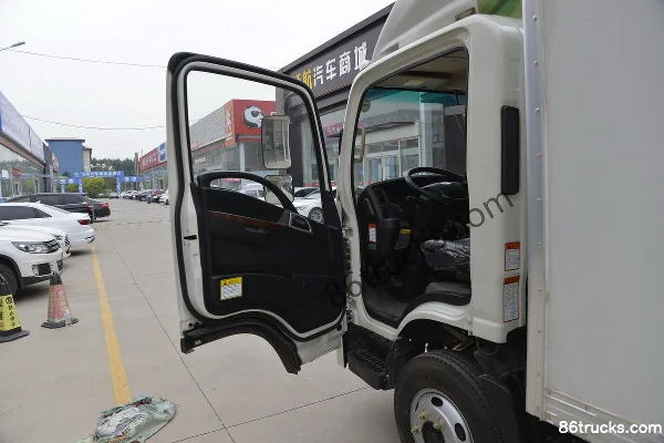 Dayun New Aopuli 137hp 4X2(6 wheels) 4.18m Single Row Van Light Truck Cab (1) | 86Trucks