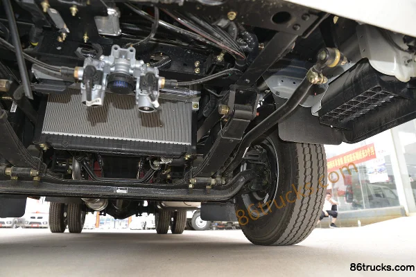 Dayun New Aopuli 137hp 4X2(6 wheels) 4.18m Single Row Van Light Truck Chassis (3) | 86Trucks