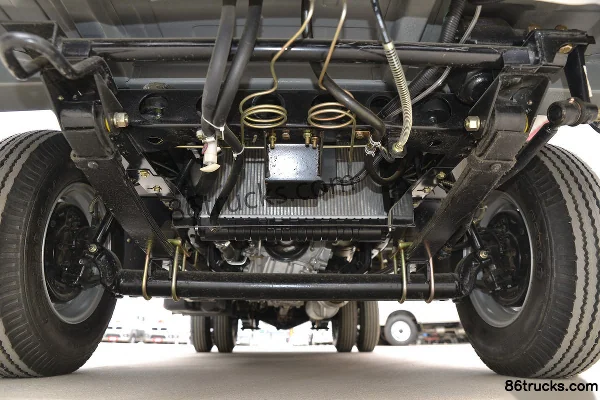 Beiqi Black Leopard Xingyun G6 1.5L 116hp 4X2(6 wheels) Gasoline 3.06m Single Row Stake Light Truck (China VI) Chassis (1) | 86Trucks