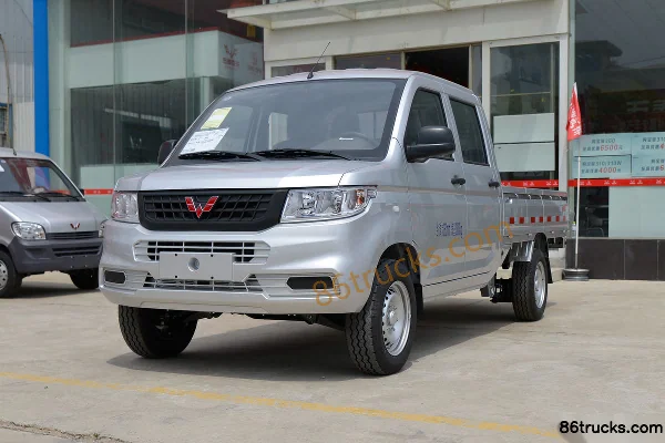 Wuling Rongguang Xinka 1.5L 99 hp 4X2(6 wheels) Gasoline 2.45m Double Row Stake Micro Truck Exterior (3) | 86Trucks