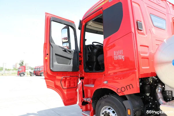 Sinotruk Weilong HV5 poids lourd 460 ch 6X4(10 roues) tracteur routier LNG (China VI) (pare-chocs surélevé) Cabine (1) | 86Trucks