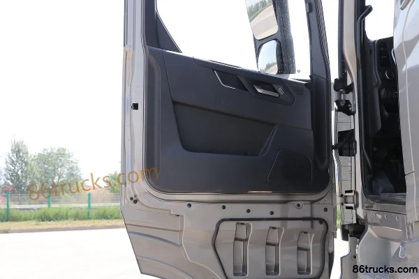 Sinotruk Weilong HV5 tracteur routier européen haut de gamme 520 ch 6X4(10 roues) AMT automatique Cabine (3) | 86Trucks