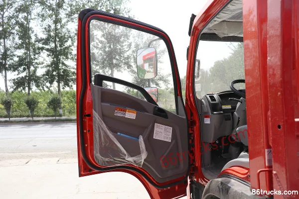 Dayun Aopuli 129hp 4X2(6 wheels) flatbed truck (5-speed) Cab (1) | 86Trucks