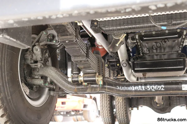 Dayun Aopuli 129hp 4X2(6 wheels) flatbed truck (5-speed) Chassis (2) | 86Trucks