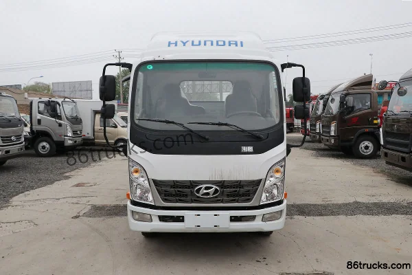Hyundai Commercial Vehicle Hongtu 200 88hp 4X2(6 wheels) 3.7m single-row stake light truck Exterior (2) | 86Trucks