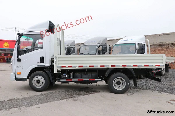 Hyundai Commercial Vehicle Hongtu 200 88hp 4X2(6 wheels) 3.7m single-row stake light truck Body (1) | 86Trucks