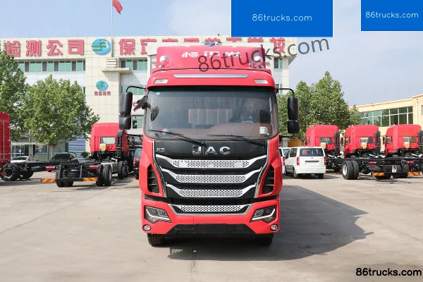JAC Gallop K5X Medium Truck 200 hp 4X2(6 wheels) 7.8m Half Row Wing Opening Box Cargo Truck Exterior (2) | 86Trucks