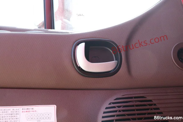 JAC Gallop A5L Medium Truck Kirin Edition 220hp 4X2(6 wheels) 6.8m stake truck Cab (2) | 86Trucks