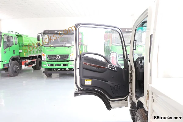 Dayun New Aopuli 150hp 4X2(6 wheels) 4.12m Single Row Flatbed Light Truck (4T Rear Axle) Cab (1) | 86Trucks