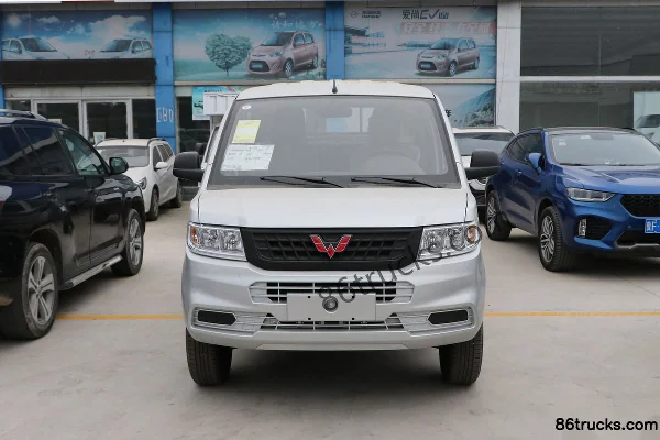 Wuling Rongguang New Card Basic 1.5L 107hp 4X2(6 wheels) Gasoline 2.45m Double Row Flatbed Micro Truck Exterior (2) | 86Trucks