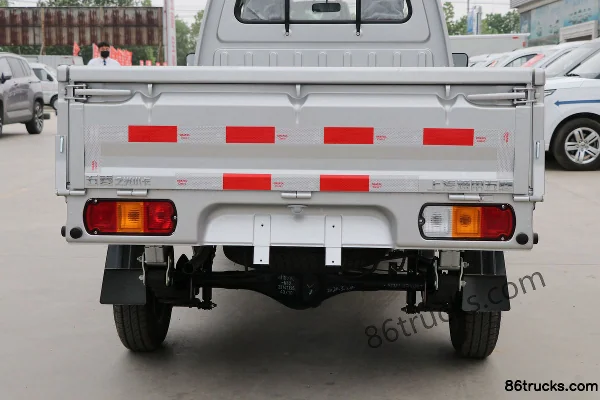 Wuling Zhiguang 1.2L 82hp 4X2(6 wheels) Gasoline 2.501m Single Row Small Truck Body (3) | 86Trucks