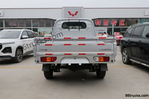 Wuling Rongguang New Card Basic 1.5L 107hp 4X2(6 wheels) Gasoline 2.45m Double Row Flatbed Micro Truck Body (3) | 86Trucks