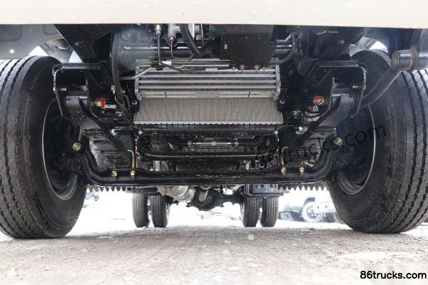 JMC New Shunda Narrow Body 116hp 4X2(6 wheels) 4.22m single row flatbed light truck (China VI) Chassis (1) | 86Trucks