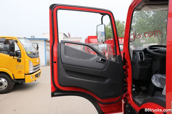 Yuejin Chaoyue C300-33 120 hp 4X2(6 wheels) 4.2m Single Row Flatbed Light Truck Cab (1) | 86Trucks
