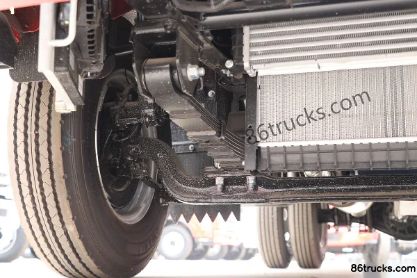 Yuejin Chaoyue C300-33 120 hp 4X2(6 wheels) 4.2m Single Row Flatbed Light Truck Chassis (2) | 86Trucks
