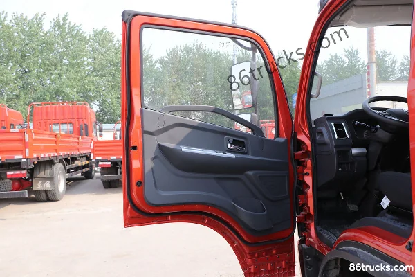 Dongfeng Kaipute K8 Zhiyue Edition 195hp 4X2(6 wheels) 6.2m single-row flatbed cargo truck (China VI) Cab (1) | 86Trucks