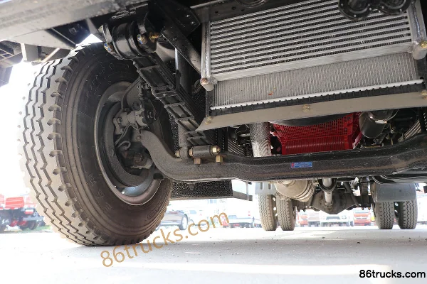 Dongfeng Kaipute K8 Zhiyue Edition 195hp 4X2(6 wheels) 6.2m single-row flatbed cargo truck (China VI) Chassis (2) | 86Trucks