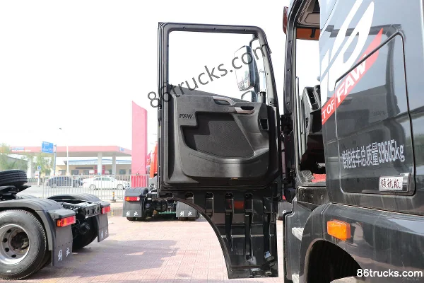 FAW Jiefang Qingdao JH6 heavy truck 460hp 6X4(10 wheels) dual-fuel tractor truck (China VI) Cab (1) | 86Trucks