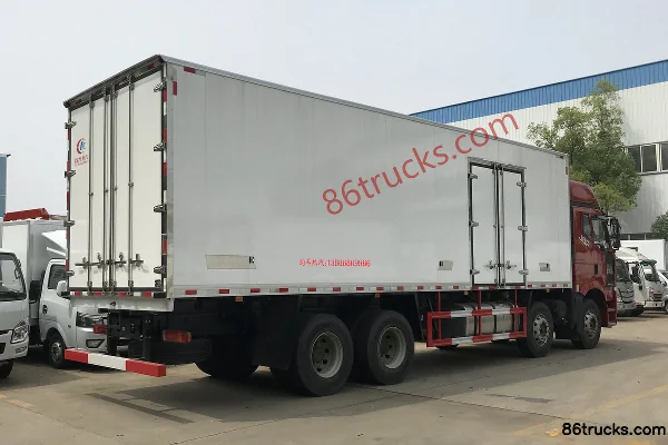 FAW Jiefang J6P 350 ch 8X4(12 roues) camion frigorifique 9,6 m (marque Chengliwei) Extérieur (3) | 86Trucks