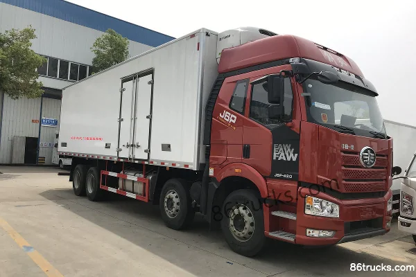FAW Jiefang J6P 350 ch 8X4(12 roues) camion frigorifique 9,6 m (marque Chengliwei) Extérieur