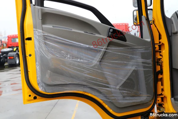 Dongfeng D912 140 ch 4X2(6 roues) grue mobile (marque XCMG) Cabine (3) | 86Trucks