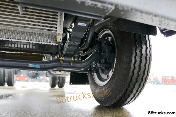 Dongfeng D912 140 ch 4X2(6 roues) grue mobile (marque XCMG) Châssis (3) | 86Trucks