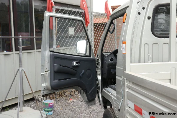 Shifeng Fengling 112hp 4X2(6 wheels) 2.6m Dump Truck (China VI) Cab (1) | 86Trucks