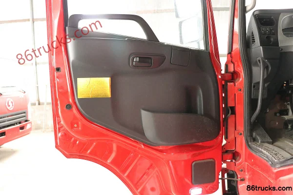 SHACMAN Commercial Vehicle Xuande X6 Medium Truck Lightweight Version 160 hp 4X2(6 wheels) 6.75m Stake Truck Cab (3) | 86Trucks