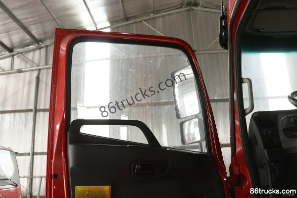 SHACMAN Commercial Vehicle Xuande X6 Medium Truck Lightweight Version 160 hp 4X2(6 wheels) 6.75m Stake Truck Cab (2) | 86Trucks