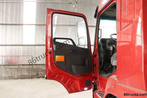 SHACMAN Commercial Vehicle Xuande X6 Medium Truck Lightweight Version 160 hp 4X2(6 wheels) 6.75m Stake Truck Cab (1) | 86Trucks