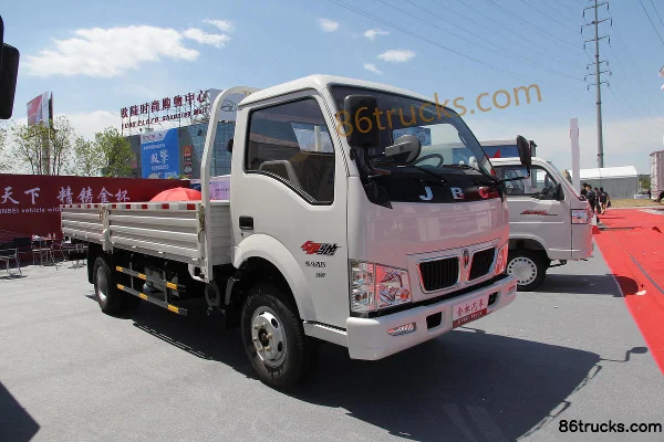 Jinbei Lingchi 87 hp 4X2(6 wheels) 4.255m single-row flatbed light truck Exterior