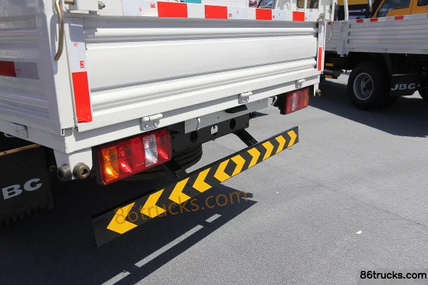 Jinbei Lingqi 78 ch 4X2(6 roues) camion léger plateau cabine simple 3,3 m Châssis (1) | 86Trucks
