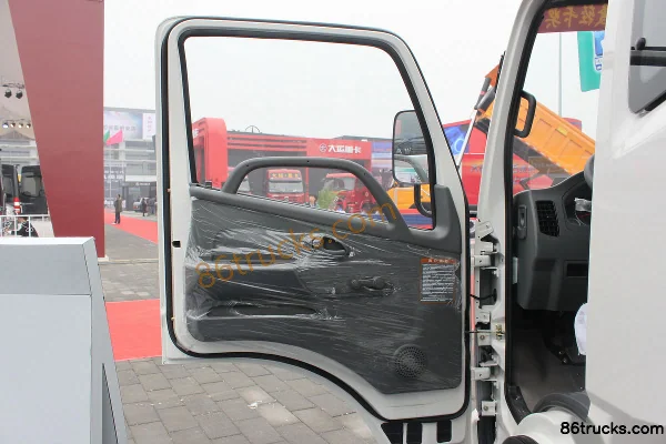Feidi D3 Series 116 hp 4X2(6 wheels) 3.8m Semi-row Van Light Truck Cab (1) | 86Trucks