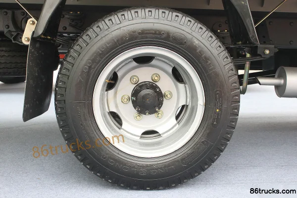 Feidi D3 Series 116 hp 4X2(6 wheels) 3.8m Semi-row Van Light Truck Chassis (2) | 86Trucks
