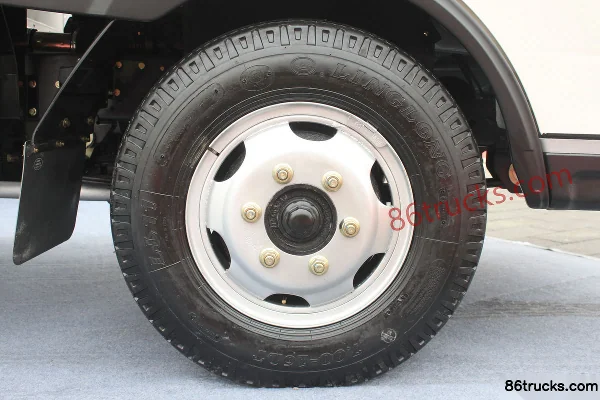 Feidi D3 Series 116 hp 4X2(6 wheels) 3.8m Semi-row Van Light Truck Chassis (1) | 86Trucks