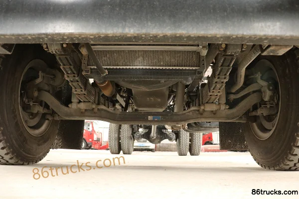 SHACMAN Commercial Vehicle Xuande X6 Medium Truck Lightweight Version 160 hp 4X2(6 wheels) 6.75m Stake Truck Chassis (1) | 86Trucks