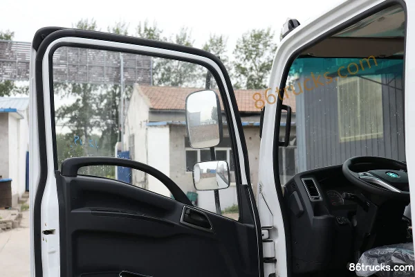 SHACMAN Commercial Vehicle Xuande X9 143 hp 4X2(6 wheels) 4.15m single-row flatbed light truck Cab (2) | 86Trucks