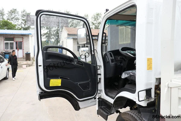 SHACMAN Commercial Vehicle Xuande X9 143 hp 4X2(6 wheels) 4.15m single-row flatbed light truck Cab (1) | 86Trucks