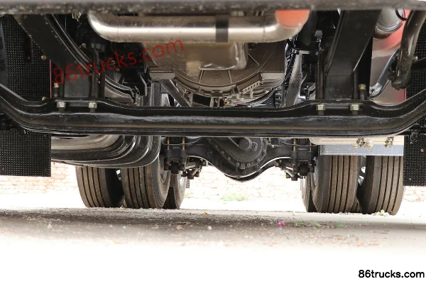 SHACMAN Commercial Vehicle Xuande X3 Lightweight Edition 420 hp 6X4(10 wheels) Tractor Truck Chassis (3) | 86Trucks