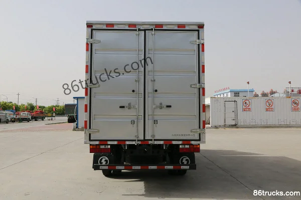 SHACMAN Light Truck Delong K3000 Comfort Edition 130hp 4X2(6 wheels) 3.85m Single Row Sleeper Van Light Truck Body (1) | 86Trucks