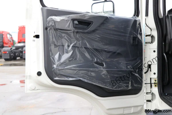 Dongfeng T3 160 ch 4X2(6 roues) Camion citerne d'arrosage Cabine (3) | 86Trucks
